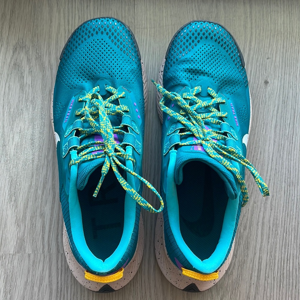 NIKE TRAIL ATHLETIC SHOES